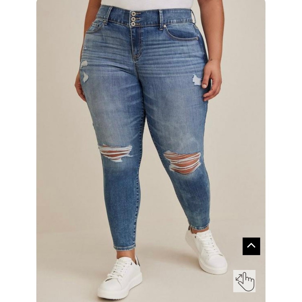Torrid Sky High Skinny Jeggings‎ Medium Wash Distressed Destroyed Jeans 18R
